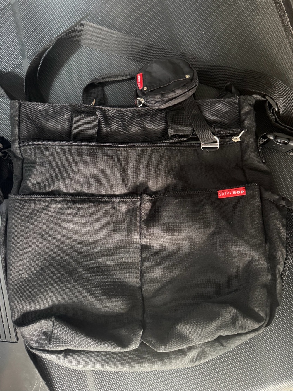 Skip Hop Black Men's Messenger Bag with Front Pockets and Key Pouch